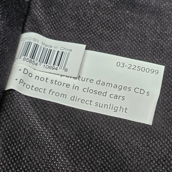 Case Logic Black CD Carrying Case Holds 30 DVD CD Music Movies Removable Sleeves - Picture 4 of 9